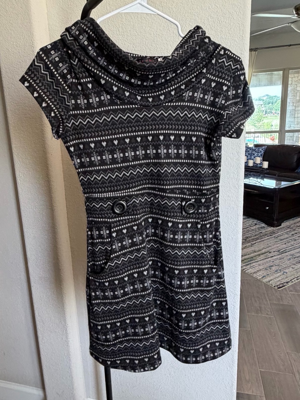 Tenki Cowl Neck Short Sleeve Mini Dress in Black and White S/M